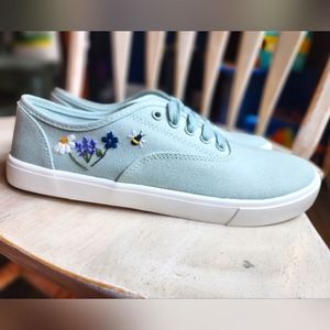 Hand Embroidered Women's Shoes Size 8
